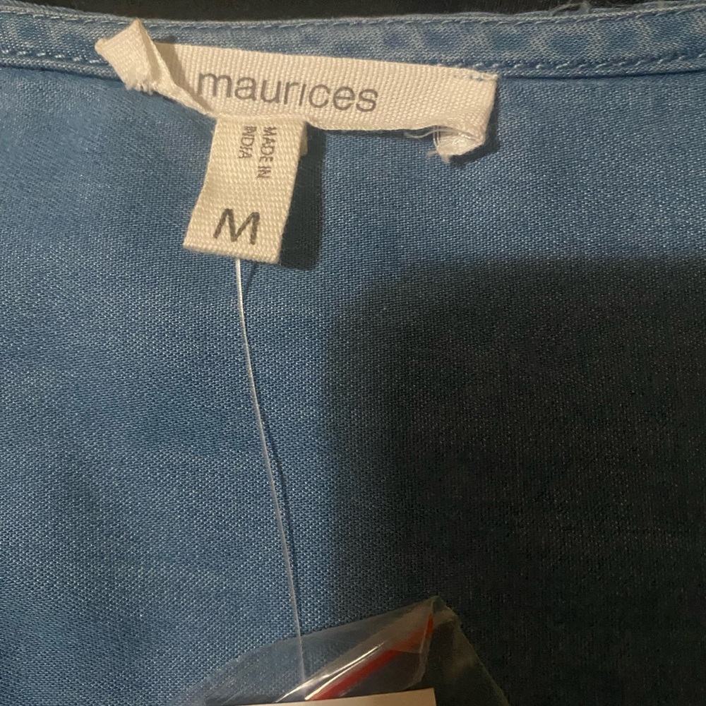 Maurices Blue Chambray Button-Up Top-Size M - Picture 3 of 4